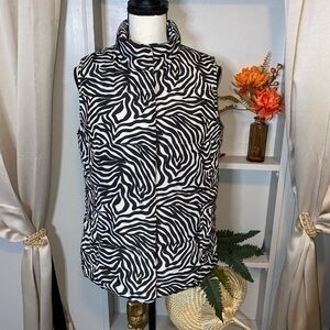 Liz Claiborne size Medium Black White Zebra Print Snap Button GUC Puffer Vest